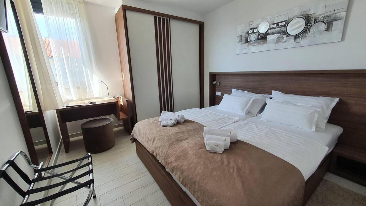 Family Friendly Apartments With A Swimming Pool Sveti Filip I Jakov, Biograd - 19325 ภายนอก รูปภาพ